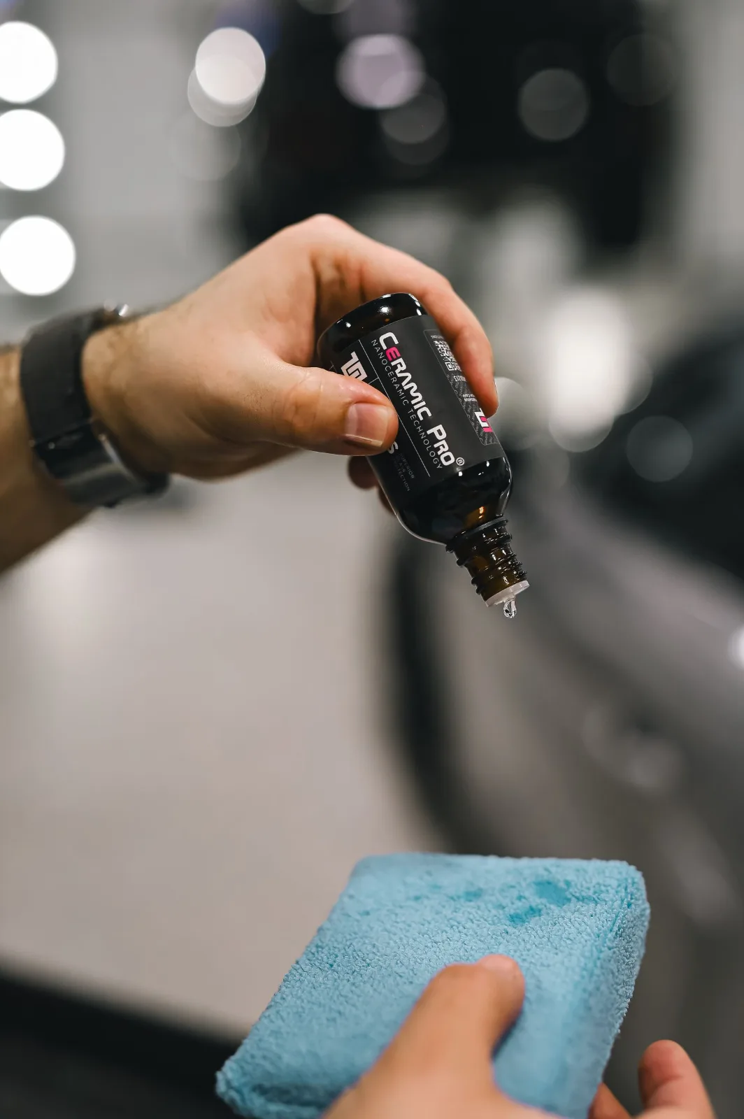 Ceramic coating bottle and applicator pad